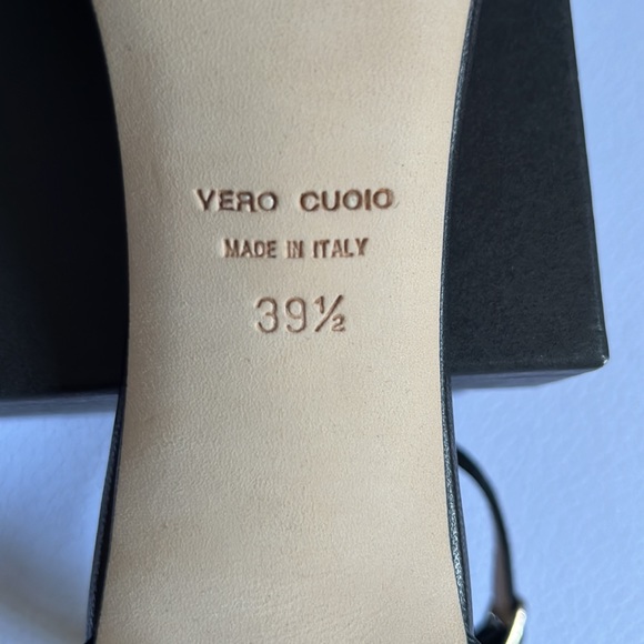 Barneys New York Sandals - Picture 5 of 7